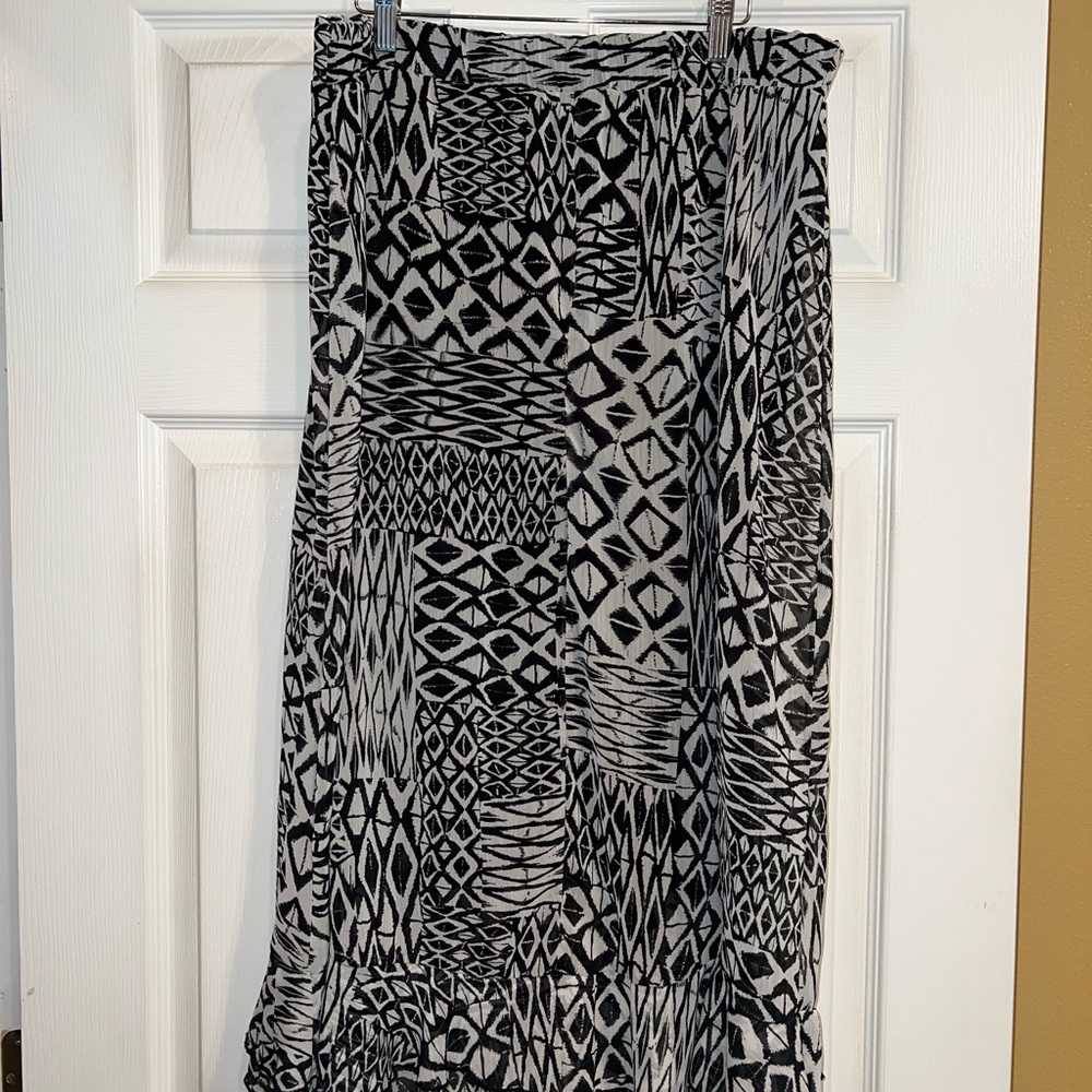 Cato Black and White Asymmetrical Trumpet Midi Skirt. Size Large. EUC - Picture 2 of 4